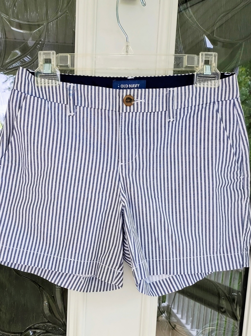 Old Navy Navy and White Seersucker Stripe Shorts, Size 0